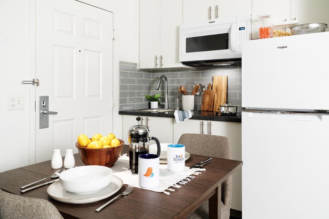 Intown Suites Extended Stay Minneapolis Mn - Бернсвилл Экстерьер фото